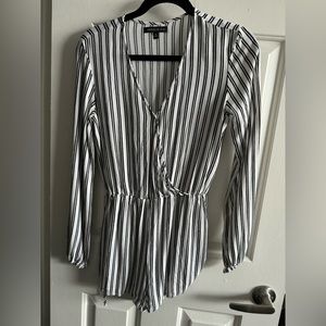 Kendall & Kylie Black pin striped long sleeved shorts romper - size small